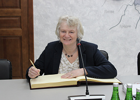 Чрезвычайный и Полномочный Посол Соединенного Королевства Великобритании и Северной Ирландии в Республике Беларусь Жаклин Перкинс посетила СЭЗ «Витебск»