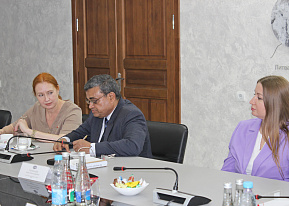 The Ambassador Extraordinary and Plenipotentiary of the Republic of India to the Republic of Belarus Visited FEZ &quot;Vitebsk&quot;